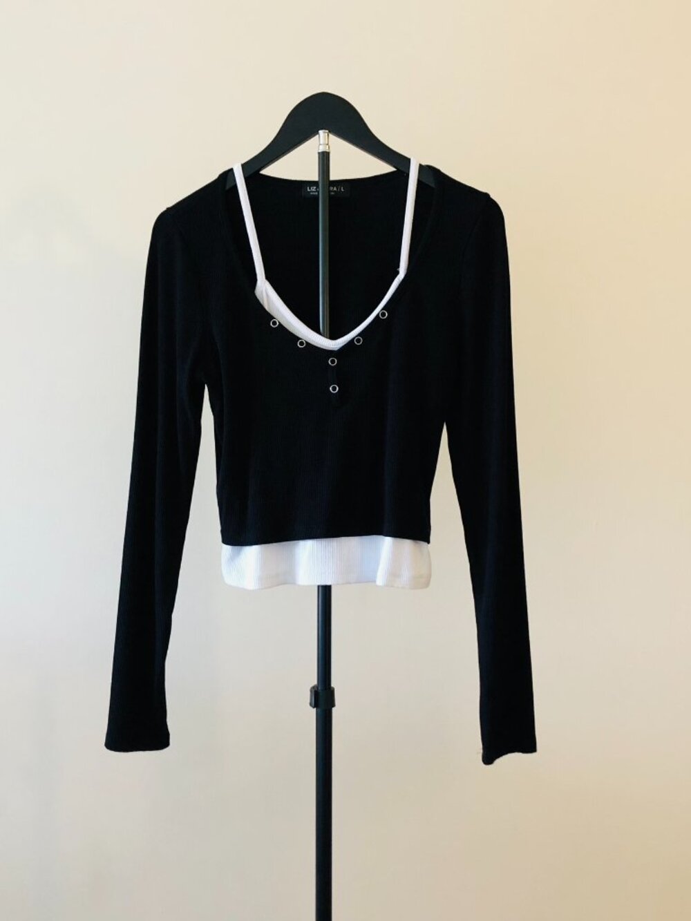 Liz & Sara Cropped Top Scoop Long Sleeve Attached Tank Grunge Black White Size L